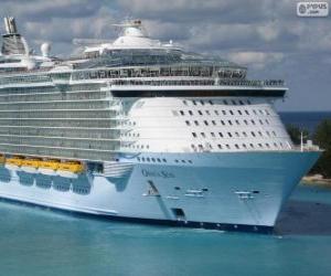 The cruise Oasis of the Seas, the world's largest puzzle