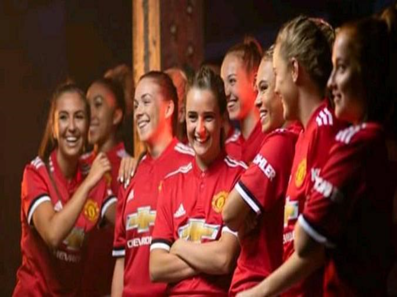 MANCHESTER UNITED WOMEN TEAM puzzle